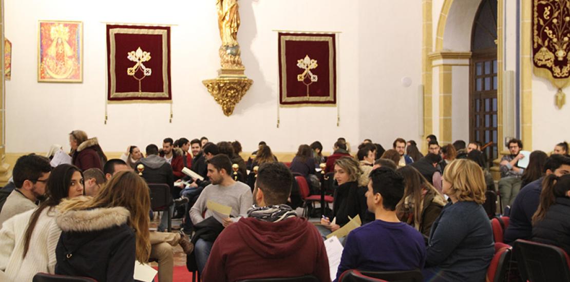 &quot;Queremos que los estudiantes se pregunten para qué viven, qué sentido tiene su vida&quot;