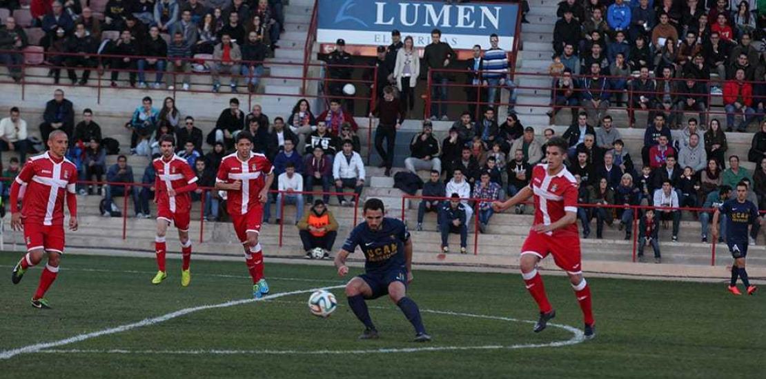 El UCAM Murcia CF se impone en el derbi