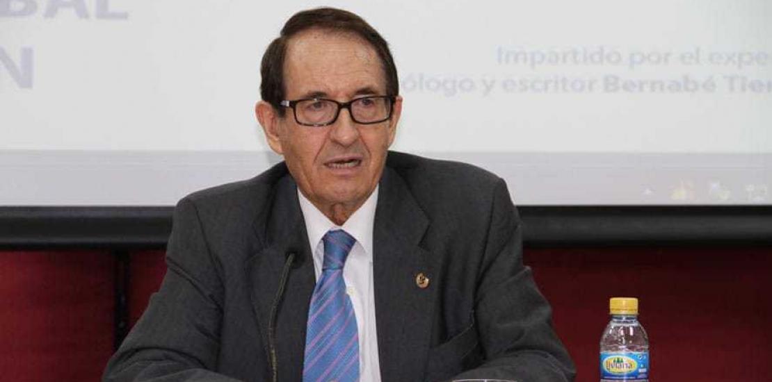 “Quien pierde la sonrisa y el sentido del humor ya está vencido”