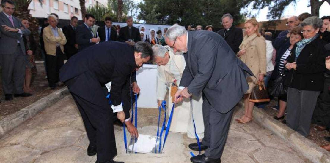 La UCAM y el ayuntamiento de San Juan de Alicante ponen la primera piedra de la futura Universidad Católica de Alicante