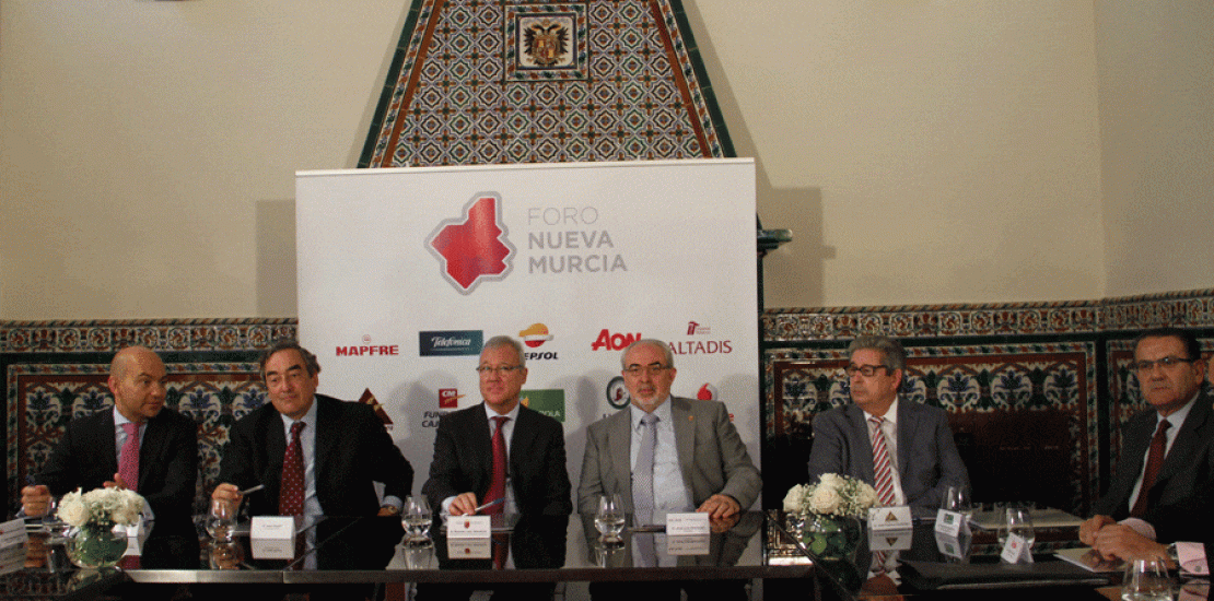 El presidente de la UCAM acompaña a Juan Rosell en el Foro Nueva Murcia