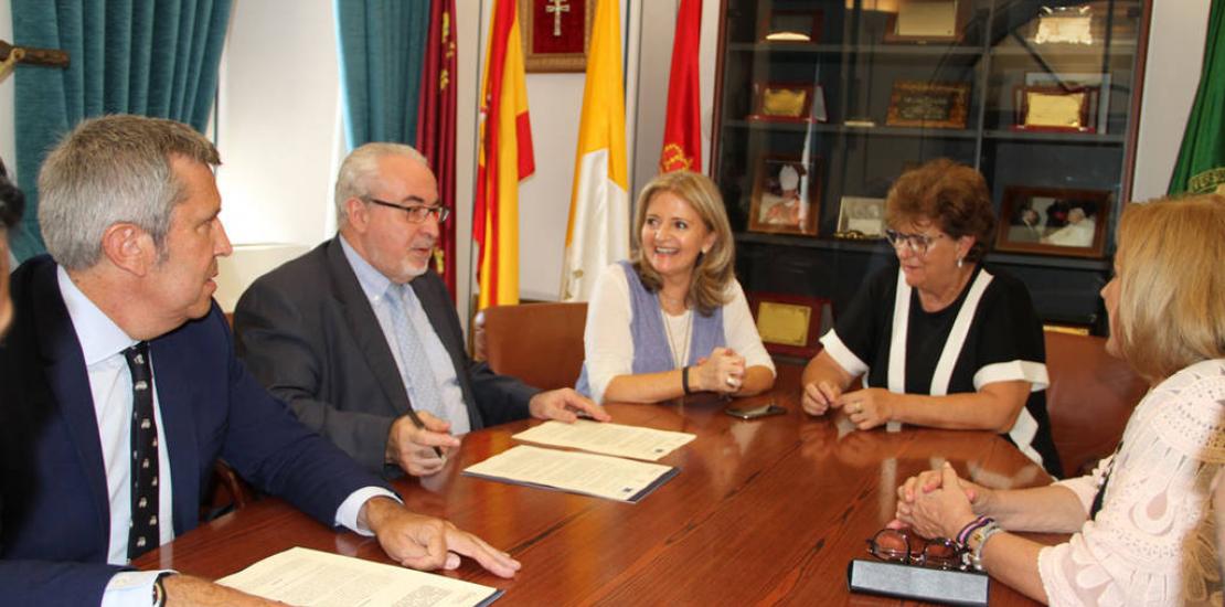 La Cátedra de la Mujer de la UCAM impulsará el autoempleo y la consolidación empresarial en la Región