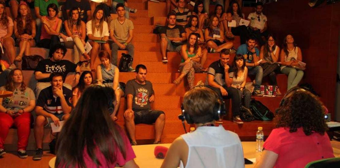 Más de cuarenta alumnos aprenden cómo funciona una radio en el IV training de iradio UCAM