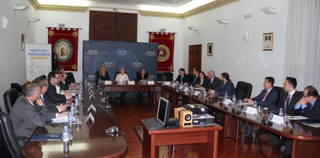 Empresarios y profesionales debaten en la UCAM sobre estrategia corporativa