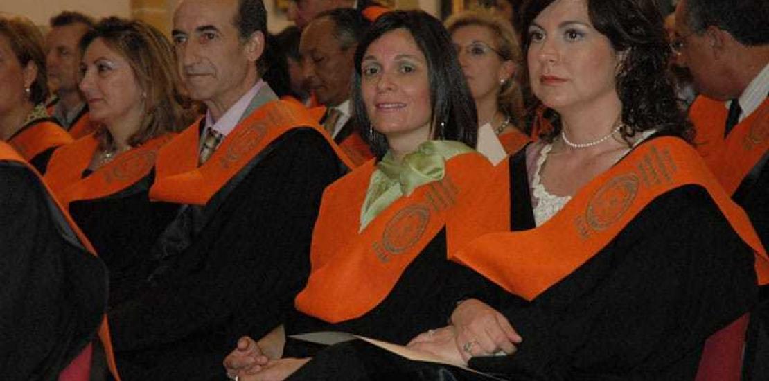 La I promoción de alumnos de ADE de la UCAM se gradúa