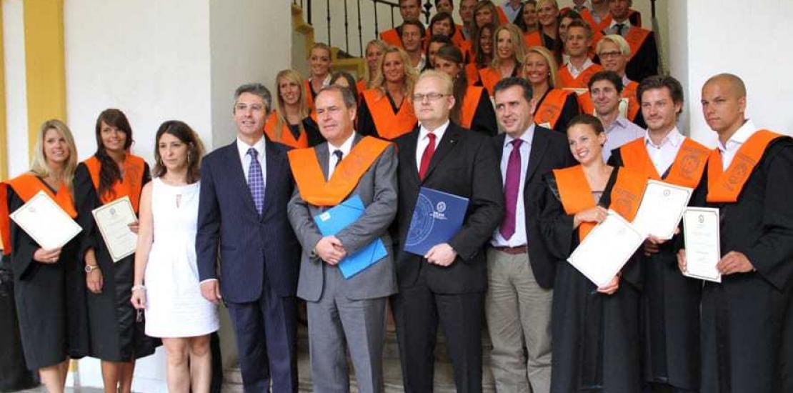 La I Promoción del UCAM International Business Certificate recibe sus Becas y Diplomas Acreditativos