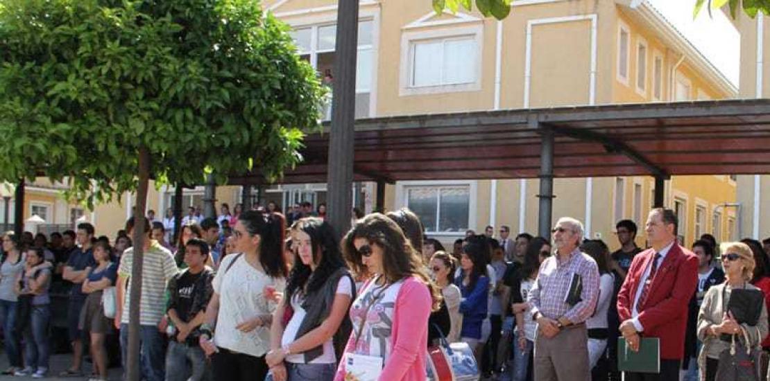 Minuto de silencio por las víctimas del terremoto de Lorca