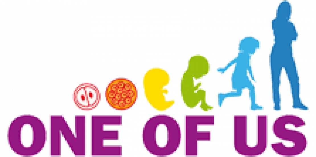 La UCAM recoge firmas para apoyar una iniciativa ciudadana europea en defensa de la vida