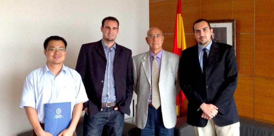 La UCAM se reúne con el embajador de España en Singapur