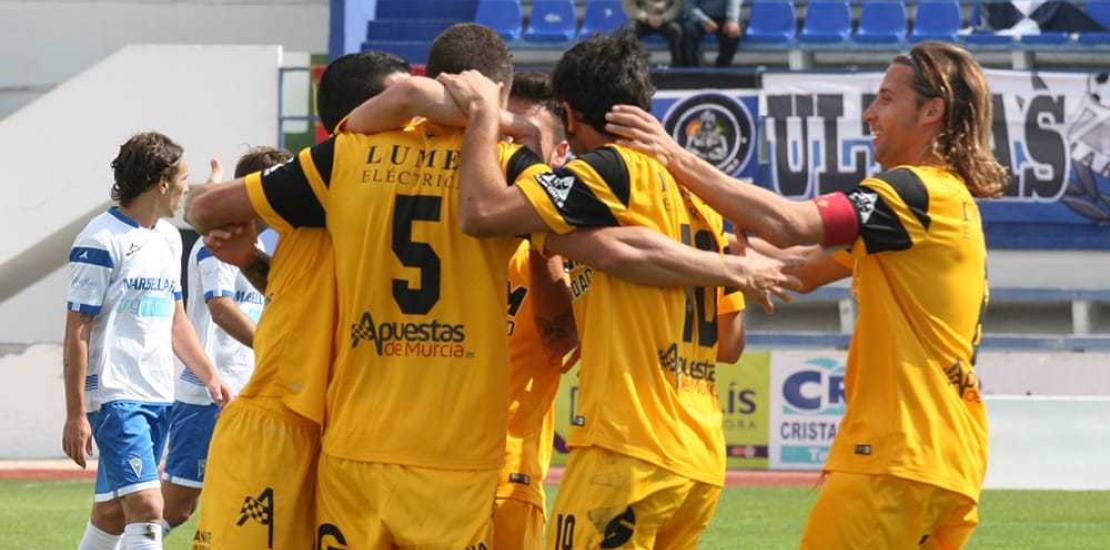 El UCAM Murcia CF remonta en Marbella (1-3)
