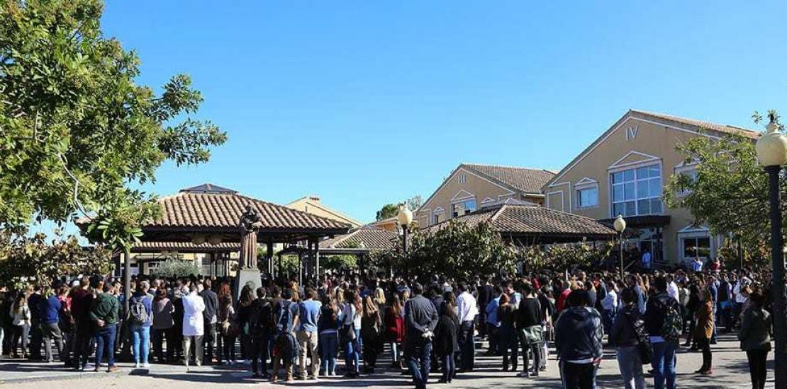 Minuto de silencio y una oración en la UCAM por las víctimas de los atentados terroristas 