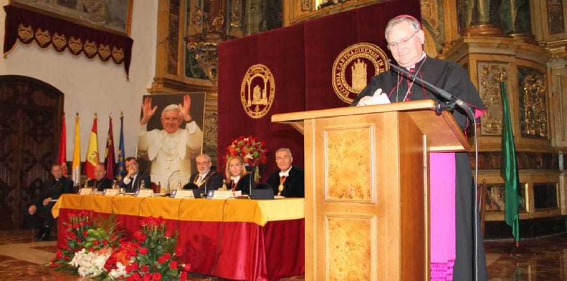 Monseñor Lorca Planes. “La UCAM nació para evangelizar el mundo de la cultura”