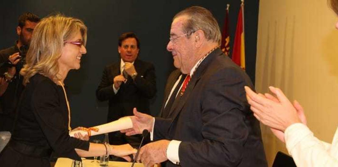 La Real Academia de Medicina y Cirugía amplía sus miembros con la incorporación de Estrella Núñez