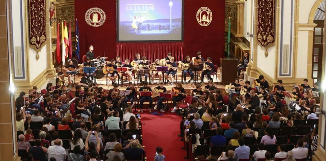 Alumnos de diferentes colegios de la Región participaron en el Concierto de Fin de Curso de los Talleres Orquestales de la UCAM