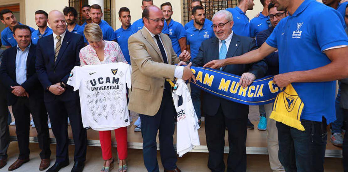 Recepción en San Esteban al UCAM Murcia CF por su ascenso a Segunda