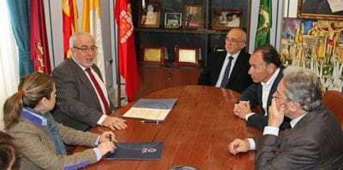 La Universidad becará a los alumnos de la Escuela de Tauromaquia para que estudien 