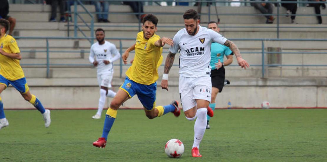 Las Palmas Atlético pone fin a la racha del UCAM Murcia CF (2-0)