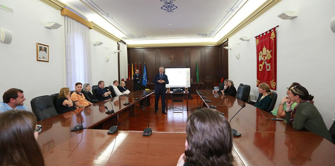 Alumnos de Emca Campus Leobersdorf conocen el Campus de los Jerónimos 