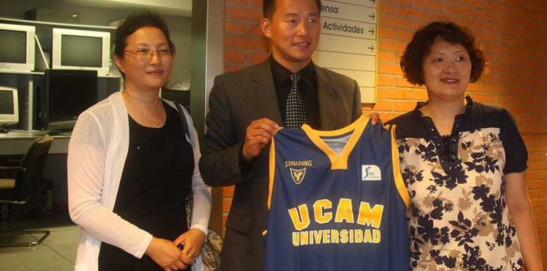 La prestigiosa Beijing Sport University destaca a la UCAM como referente del deporte europeo