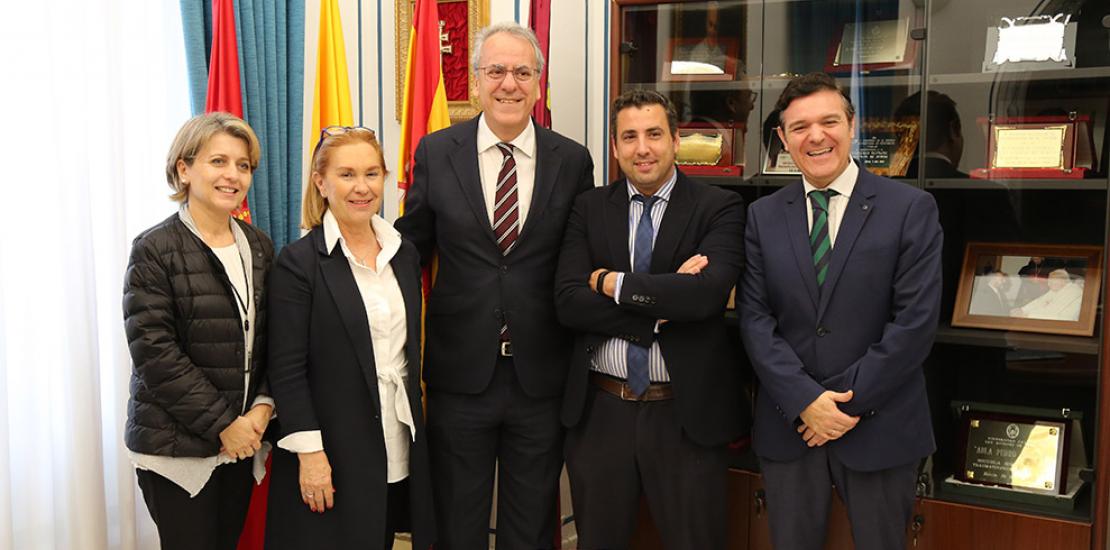 La UCAM y ‘Planeta Formación y Universidades’ se unen para impartir títulos propios para profesionales del ámbito de la salud y la empresa