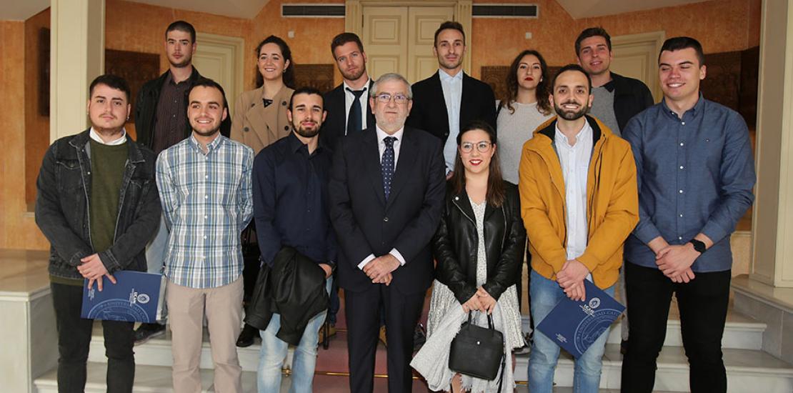 El Consejo de Estudiantes de la UCAM reclama en la Asamblea Regional que no se impida el desarrollo de esta universidad