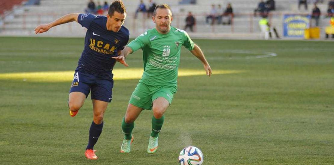 El UCAM Murcia CF vuelve a sonreír