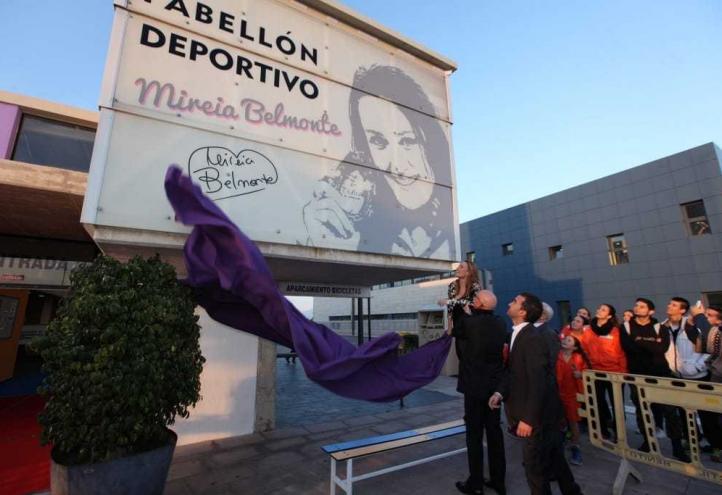 Mireia Belmonte pone nombre a un pabellón deportivo en Las Torres de Cotillas