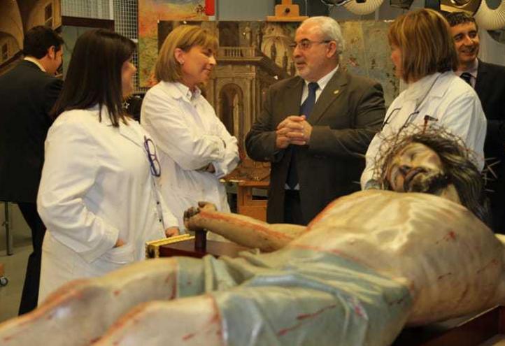 El Cristo de la Salud ya luce tras la restauración financiada por la UCAM