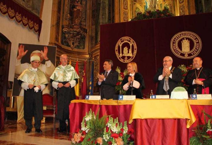 “La labor del entrenador y del profesor universitario tienen en común el compromiso en la formación”