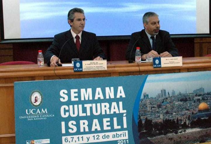 “Tras 25 años de relaciones diplomáticas, persisten todavía ciertos estereotipos”