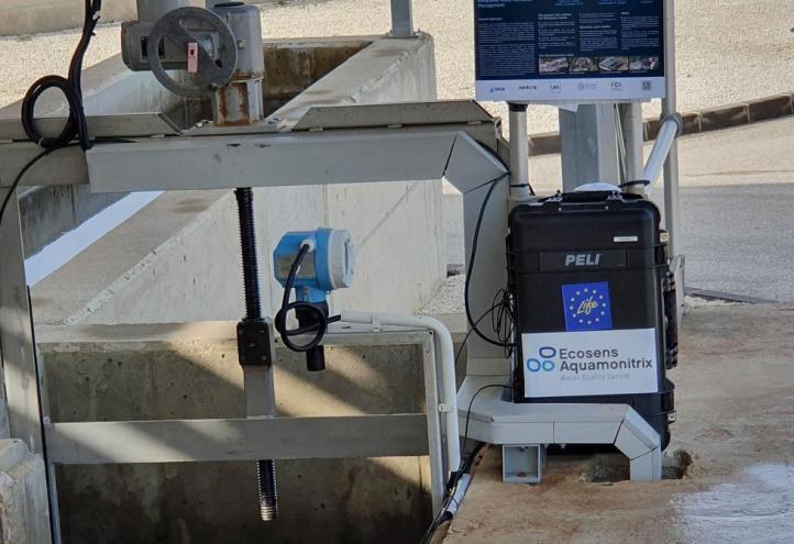 Dispositivo Ecosens Aquamonitrix en el efluente de la EDAR de Los Alcázares
