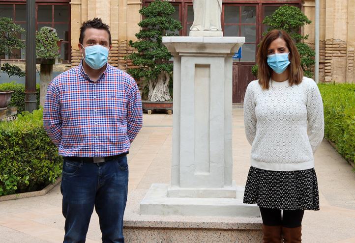  Los investigadores Horacio Pérez Sánchez, del Grupo de Investigación BIO-HPC de la UCAM, e Irene Martínez Martínez, del Instituto Murciano de Investigación Biosanitaria (IMIB).