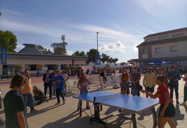Gisela Pulido jugando con Carmen Lozano del UCAM Cartagena Tenis de Mesa