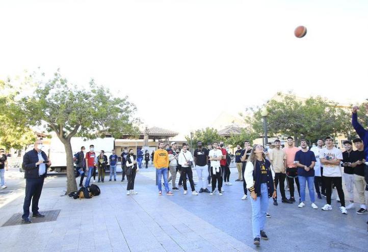 James Webb III Gisela Pulido