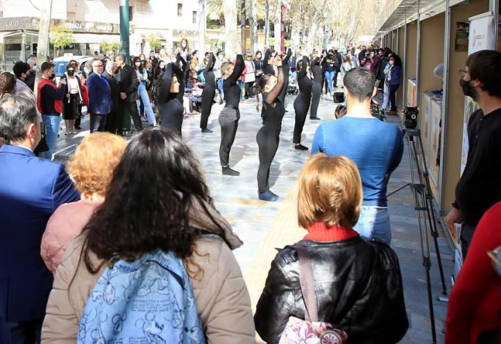 Interpretación de &#039;Presencia&#039;, a cargo de bailarinas del Grado en danza de la UCAM.