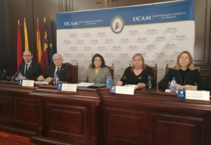 Expertos de 17 países se unen a la nueva red de Enfermería y Salud Escolar.