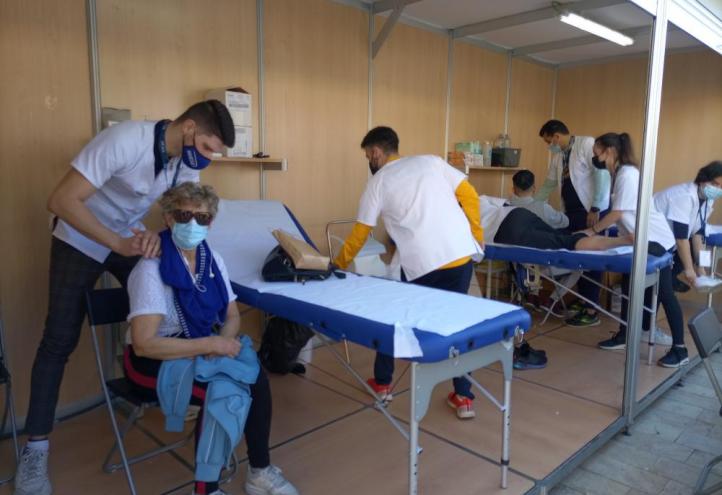 Los alumnos de Fisioterapia realizaron tratamientos descontracturantes