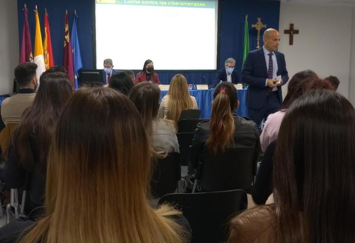 Expertos en el sector expusieron las nuevas tendencias a los alumnos de Criminología