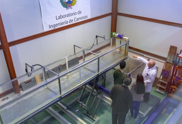 La zona hidráulica de la UCAM cuenta con un canal a escala real, el más grande de las universidades españolas