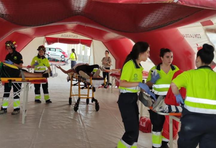 Alumnos de tres titulaciones colaboraron junto a Cruz Roja