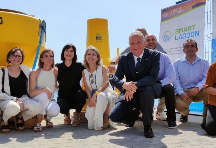 Estrella Núñez, vicerrectora de Investigación de la UCAM, junto a la ministra Diana Morant tras visitar el Instituto Español de Oceanografía