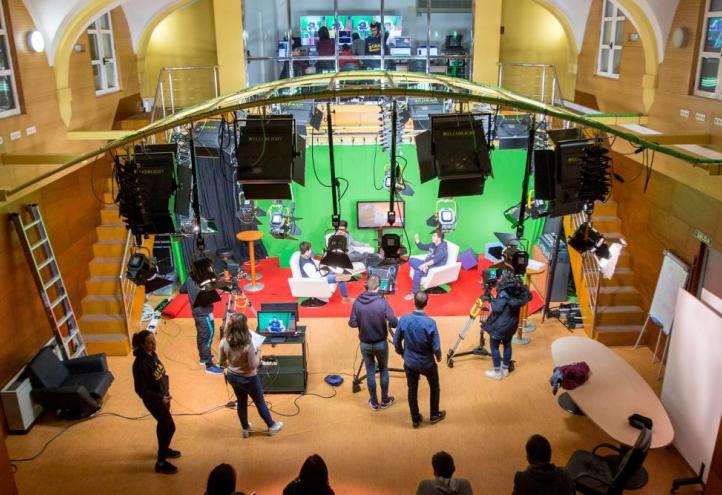 Los itinerarios diseñados permiten al estudiante obtener dos titulaciones reduciendo los tiempos y posibilitando un perfil profesional más polivalente