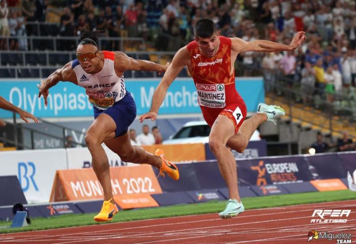 Asier Martínez, deportista UCAM, a su llegada a meta. Foto: Real Federación Española de Atletismo