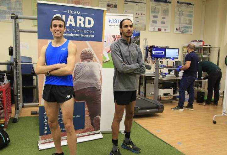 Foto de archivo de los deportistas UCAM Mariano García - oro- y Mo Katir -plata- en el CIARD de la Universidad.