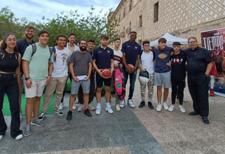 UCAM Murcia CB alumnos Bienvenida