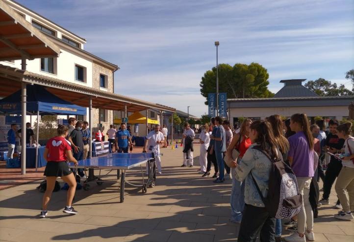 Jugadoras del UCAM Cartagena Tenis de Mesa, laureado internacionalmente, volverán a jugar con los alumnos 