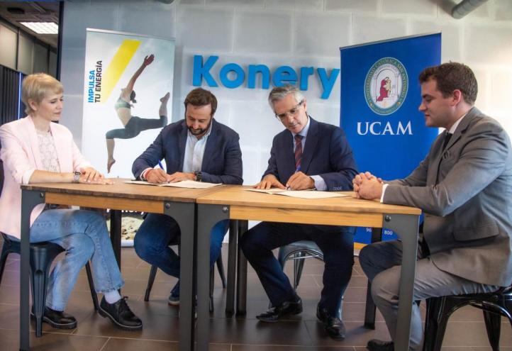 Instante de la firma del acuerdo