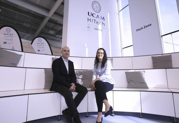 Los investigadores María Cuartero y Gastón Crespo, en la incubadora de alta tecnología UCAM HiTech, donde van a desarrollar sus trabajos.