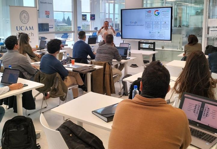 25 startups de toda España consolidan sus proyectos en el Bootcamp UCAM Flow HiTech