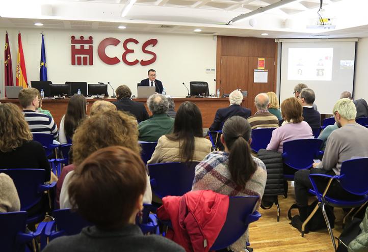 Los progresos en la asistencia a mayores aún no son suficientes para atender todas las necesidades 